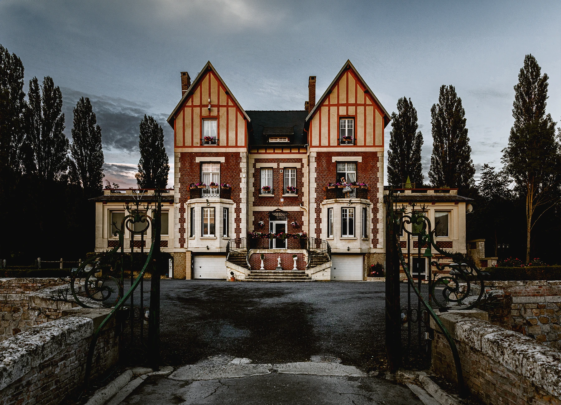 Vue du château de Quesmy, photographie de mariage par Laurène Zabary